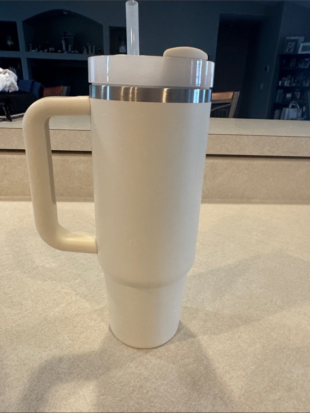 Stanley Cream Insulated Travel Mug with Handle and Straw - Picture 4 of 8